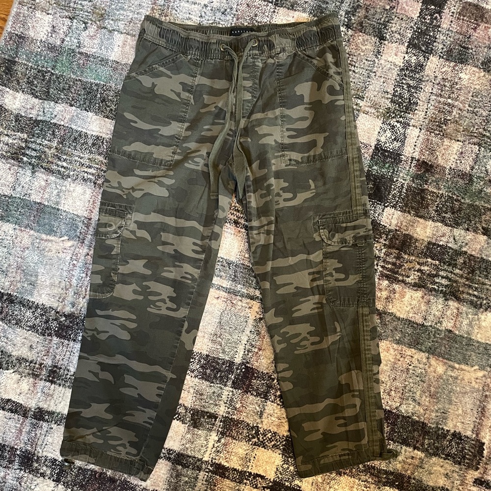 Sanctuary cropped cargo pants, size 30